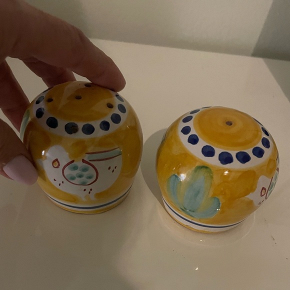 Viertri Solimene Salt & Pepper Set Yellow Chicken 2 3/4” H - Picture 6 of 9